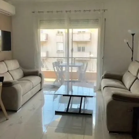 Apt + Terrasse Proche Mer Et Gare Antibes